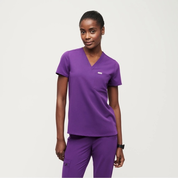 Figs Tops - FIGS Catarina One Pocket Scrub Top